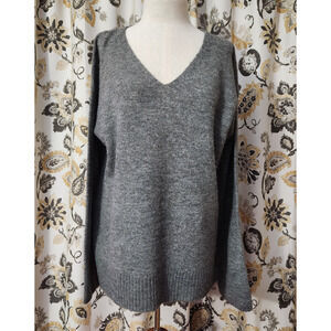 Express Sweater Womens Size Medium Pullover V-Neck Oversized Soft Acrylic Blend